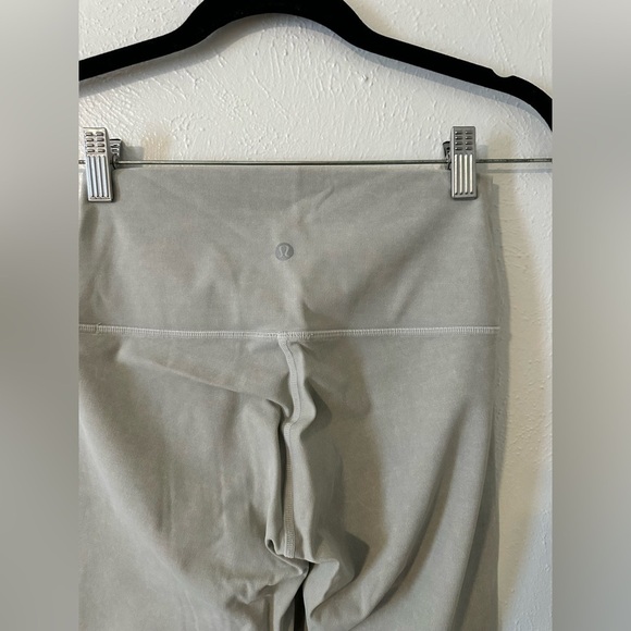 Lululemon Wunder Under High-Rise
Tight *Snow Washed 28"
Washed French Clay​​​ - Picture 8 of 9